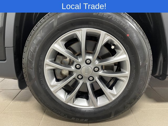 Used 2019 Jeep Cherokee Latitude Plus AWD/4WD image 7