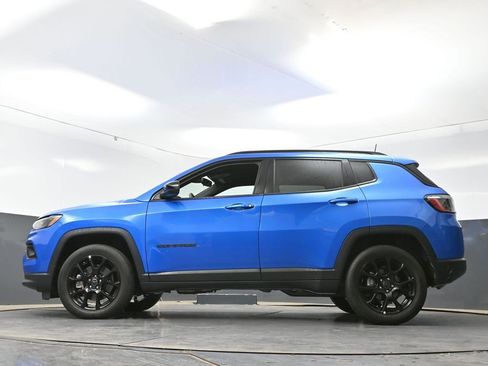 Used 2025 Jeep Compass Latitude w/ Altitude Special Edition AWD/4WD image 45