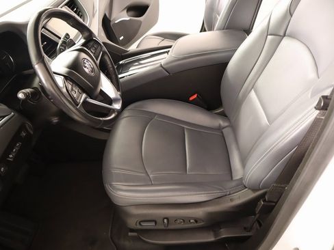 Used 2024 Buick Enclave Premium image 12