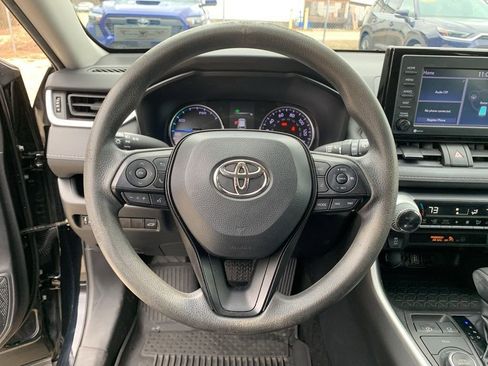Used 2022 Toyota RAV4 XLE image 25