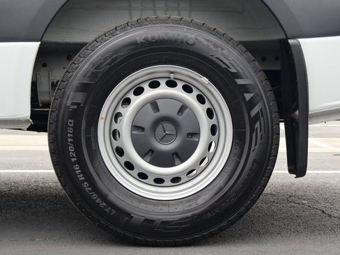 New 2025 Mercedes-Benz Sprinter 2500 image 10