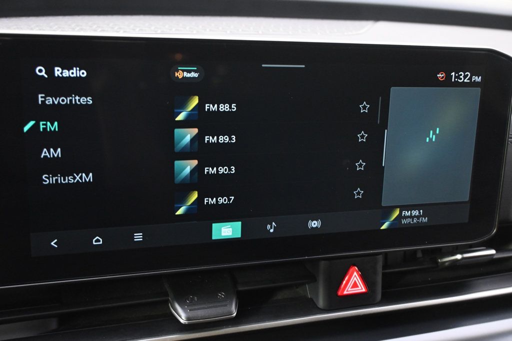 Used 2025 Kia Carnival FWD image 29