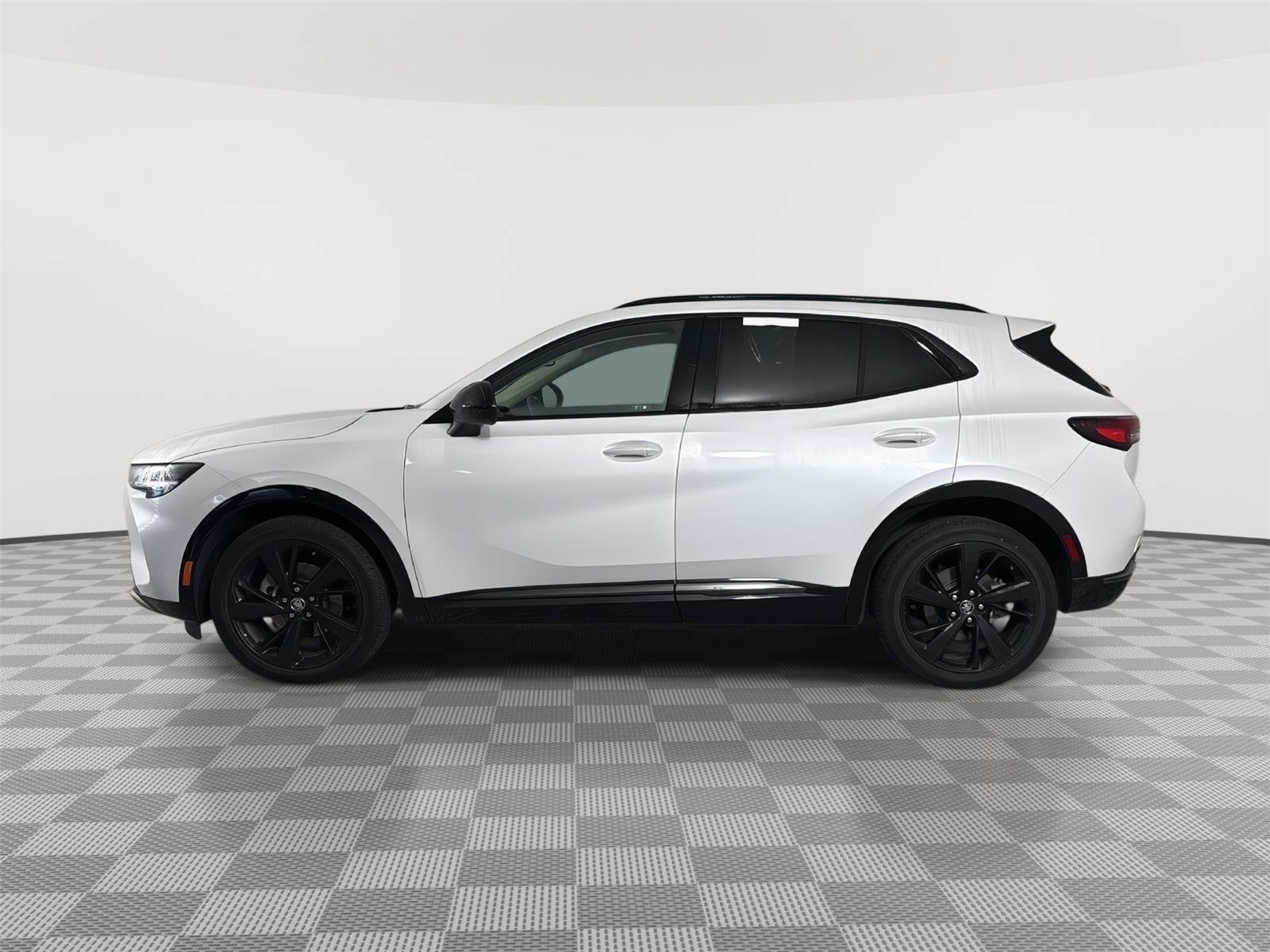Used 2023 Buick Envision Essence w/ Sport Touring Package AWD/4WD image 4
