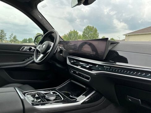 Certified 2025 BMW X7 xDrive40i w/ M Sport Package AWD/4WD image 24