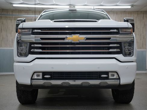 Used 2022 Chevrolet Silverado 2500 High Country w/ Safety Package II AWD/4WD image 3