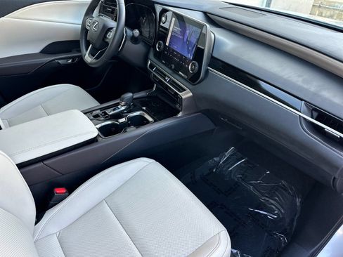 Used 2024 Lexus RX 350 FWD w/ Technology Package image 18