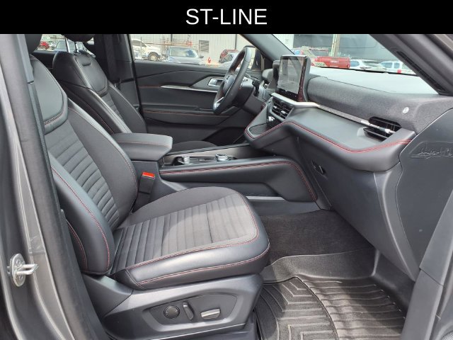 Used 2026 Ford Explorer ST-Line w/ ST-Line Street Pack RWD image 19