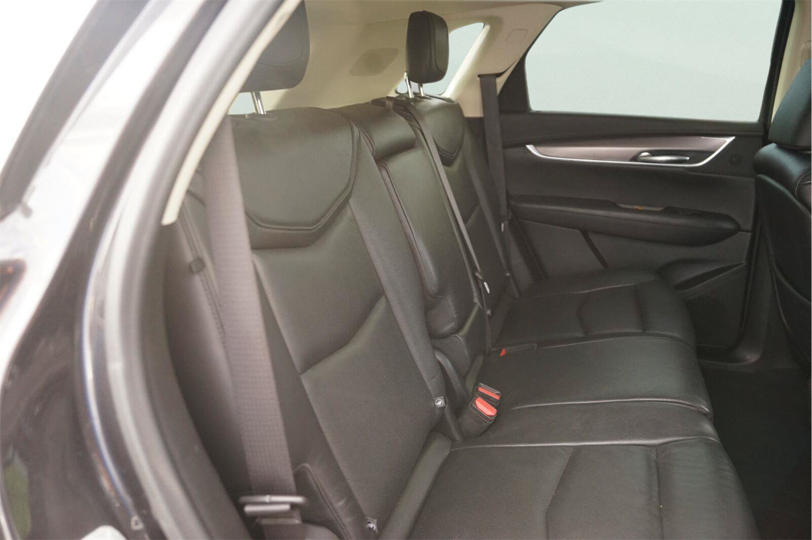 Used 2018 Cadillac XT5 Premium Luxury AWD/4WD image 17