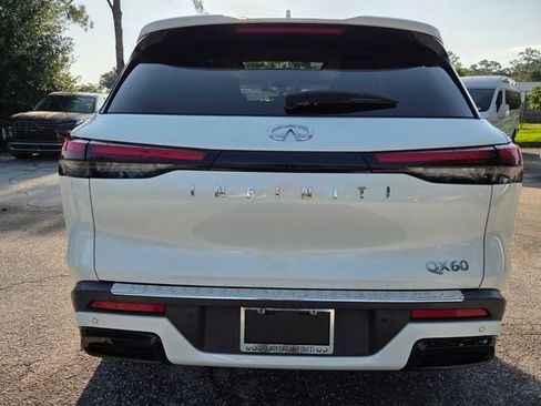 Used 2023 INFINITI QX60 Luxe w/ Performance Audio Package FWD image 6