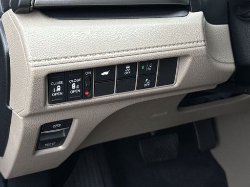 Used 2019 Honda Odyssey EX-L image 19