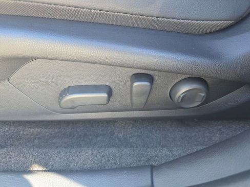 Used 2024 Subaru Crosstrek 2.5i Limited w/ Crosstrek Mirror Package image 21