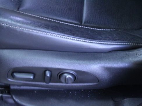 Used 2018 GMC Acadia SLT image 17