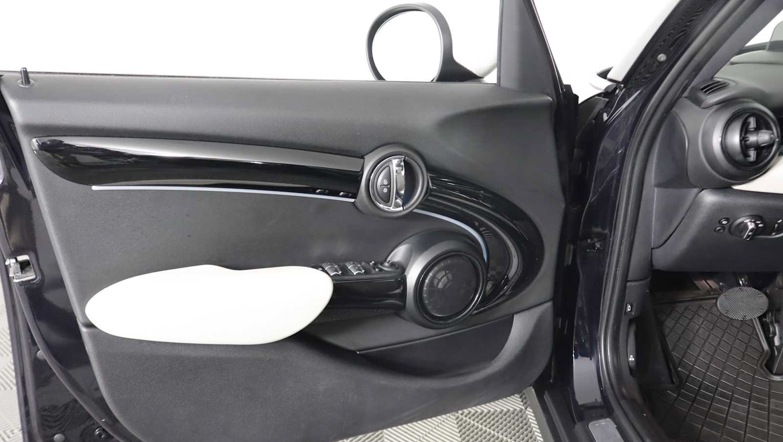 Used 2024 MINI Cooper S FWD image 17