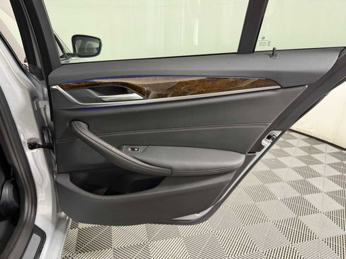 Used 2019 BMW 530e w/ Convenience Package RWD image 14