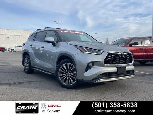 Used 2021 Toyota Highlander Platinum image 1