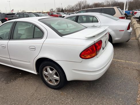 Used 2004 Oldsmobile Alero GL image 8