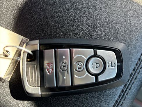 Used 2022 Ford Edge SEL w/ Sport Appearance Package AWD/4WD image 22