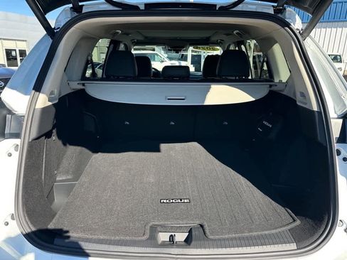 Used 2026 Nissan Rogue SV w/ SV Premium Package image 24