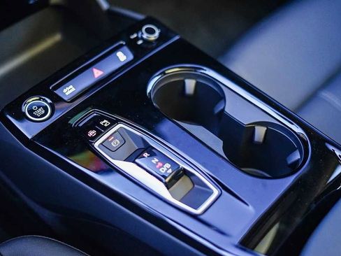 New 2025 Audi A6 e-tron Premium image 23