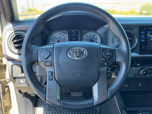 Used 2017 Toyota Tacoma TRD Sport w/ Tow Package image 18