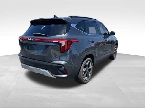 Certified 2025 Kia Seltos EX w/ EX Sunroof Package FWD image 8