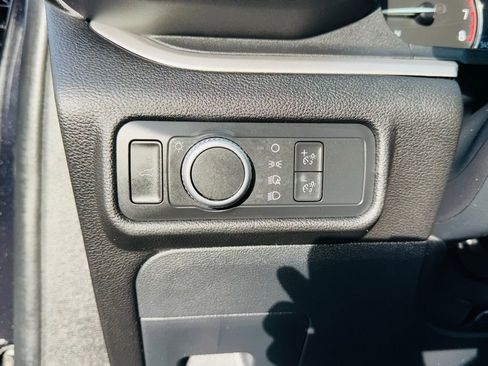 Used 2022 Ford Explorer XLT image 22