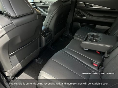 Used 2026 INFINITI QX60 Luxe w/ Cargo Package FWD image 12
