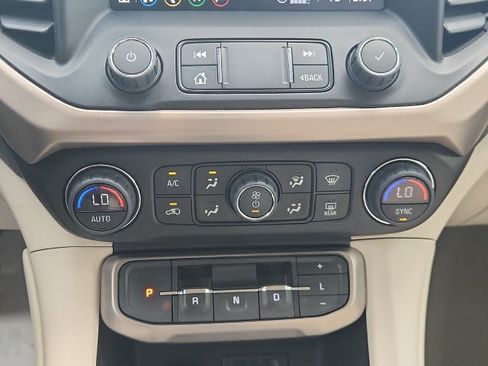 Used 2023 GMC Acadia Denali w/ Denali Technology Package AWD/4WD image 28