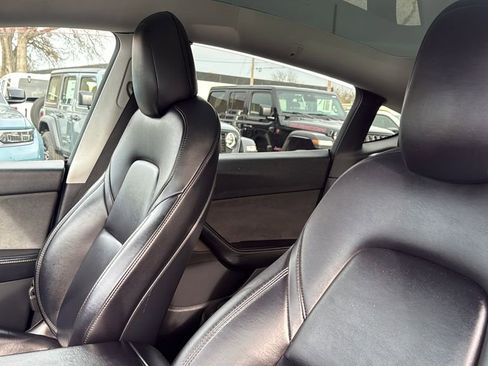 Used 2022 Tesla Model Y Performance image 40