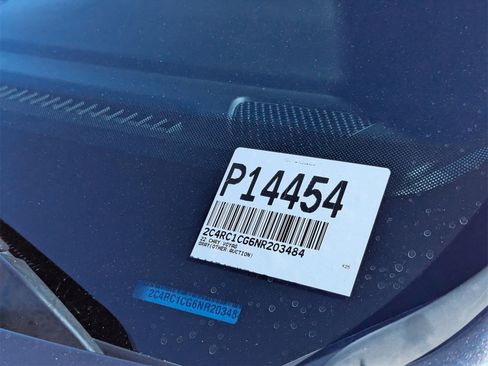 Used 2022 Chrysler Voyager LX image 31