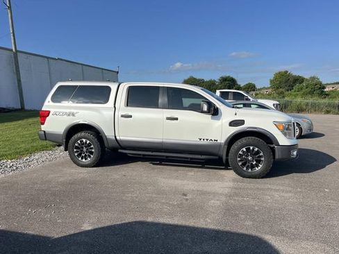 Used 2017 Nissan Titan PRO-4X AWD/4WD image 2