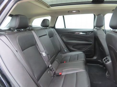 Used 2019 Buick Regal Essence w/ Driver Confidence Package I image 31