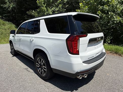 Used 2023 GMC Yukon AT4 w/ AT4 Premium Package AWD/4WD image 9