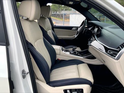 Used 2020 BMW X7 M50i AWD/4WD image 9