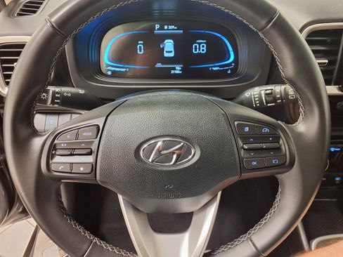 Used 2025 Hyundai Venue SEL FWD image 23