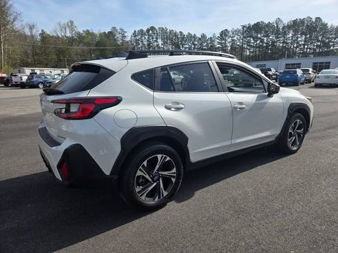 Used 2024 Subaru Crosstrek 2.0i Premium w/ Crosstrek Mirror Package AWD/4WD image 11