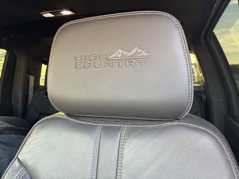 Used 2020 Chevrolet Silverado 2500 High Country w/ Technology Package image 7