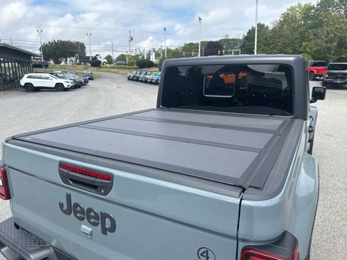 New 2025 Jeep Gladiator Sport image 8