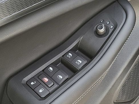 Used 2025 Jeep Grand Cherokee L Laredo RWD image 22