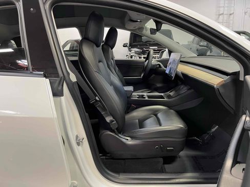 Used 2021 Tesla Model Y Long Range image 97