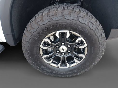 Used 2025 Chevrolet Silverado 1500 ZR2 w/ Technology Package AWD/4WD image 16