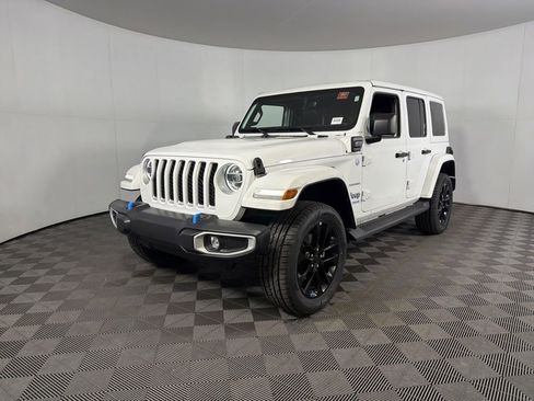 Used 2022 Jeep Wrangler Unlimited Sahara AWD/4WD image 51