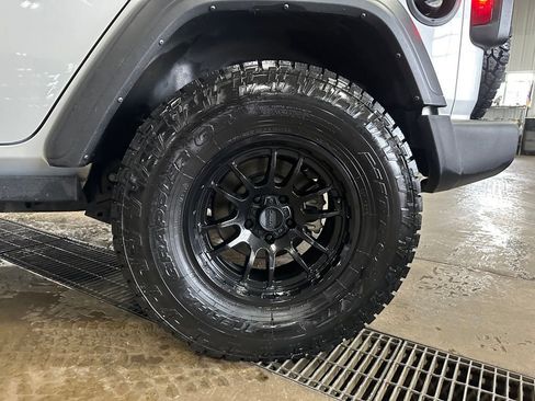 Used 2022 Jeep Wrangler Unlimited Sport image 43
