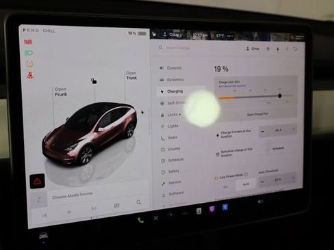 Used 2024 Tesla Model Y Long Range RWD image 29