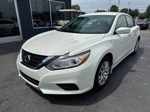 Used 2018 Nissan Altima 2.5 S FWD image 2