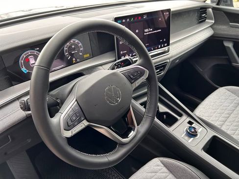 New 2026 Volkswagen Tiguan S image 8