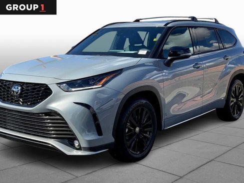 Certified 2025 Toyota Highlander XSE image 1