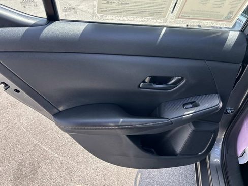 Used 2025 Nissan Sentra SV image 18