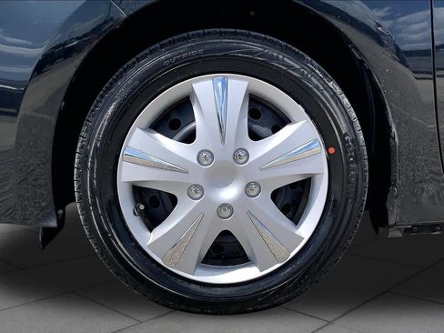 Used 2016 Toyota Corolla LE FWD image 11