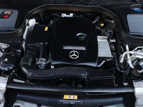 Used 2019 Mercedes-Benz GLC 300 4MATIC image 21